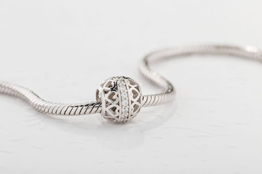 How to Choose the Perfect Charms for Your Silver Bracelet: A Guide to Personalization