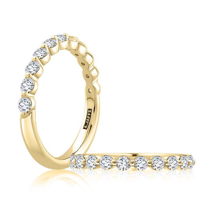 A. Jaffe Halfway Single Shared Prong Wedding Band in 14K Yellow Gold